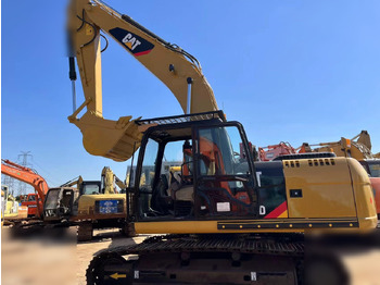 Гусеничный экскаватор CATERPILLAR 320D