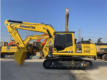 Гусеничный экскаватор KOMATSU PC200-8
