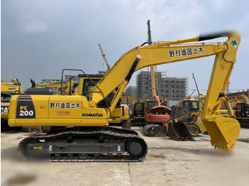 Гусеничный экскаватор KOMATSU PC200-8