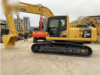Гусеничный экскаватор KOMATSU PC240LC-8