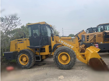 Колёсный погрузчик XCMG LW300F