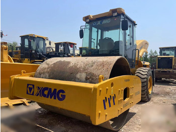 Каток XCMG XS223J
