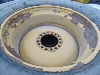 : фото в шапке страницы