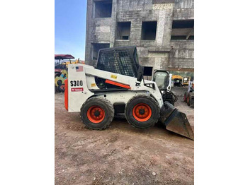 Мини-погрузчик с бортовым поворотом Second Hand   BOBCAT S300 Skid-steer Loader with Very Good Performance Is for Sale at a Low Price: фото 2