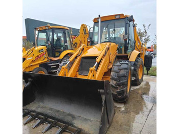 Экскаватор-погрузчик JCB 3CX