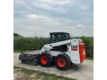Мини-погрузчик с бортовым поворотом BOBCAT S160