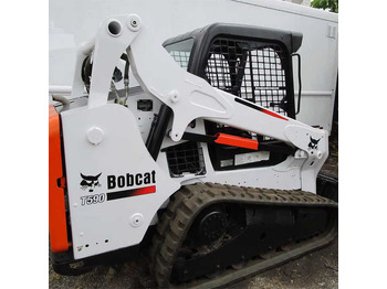 Мини-погрузчик с бортовым поворотом BOBCAT T590