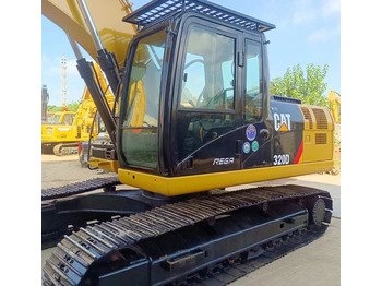 Гусеничный экскаватор CATERPILLAR 320D