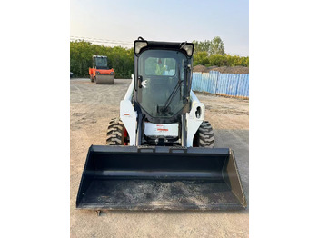 Мини-погрузчик с бортовым поворотом BOBCAT S550