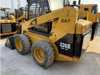 Строительная техника CATERPILLAR 226