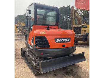Гусеничный экскаватор DOOSAN DX60-9C: фото 3