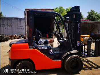 Дизельный погрузчик TOYOTA 3-ton: фото 4 Дизельный погрузчик TOYOTA 3-ton: фото 4