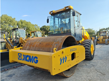 Дорожный каток XCMG XS223J