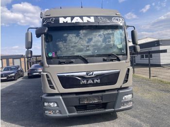 Тентованный грузовик MAN TGL 8.220