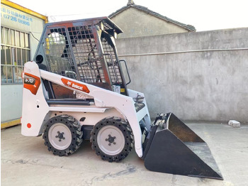 Мини-погрузчик с бортовым поворотом BOBCAT S70 Skid Steer Loader Click for Discount: фото 2 Мини-погрузчик с бортовым поворотом BOBCAT S70 Skid Steer Loader Click for Discount: фото 2