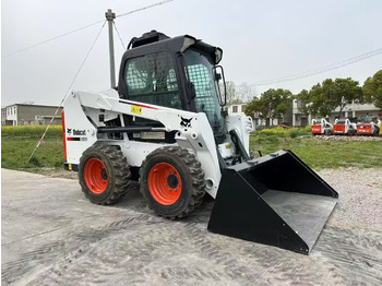 Мини-погрузчик с бортовым поворотом BOBCAT S550