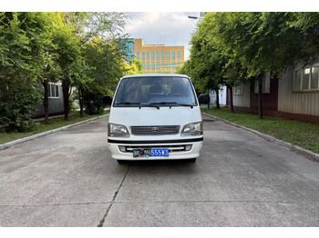 Микроавтобус TOYOTA