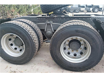 Новый Тягач SINOTRUK Howo 380 hp 6x4 Truck Heafd for Sale In Nigeria Lagos: фото 3