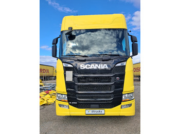 Тягач SCANIA