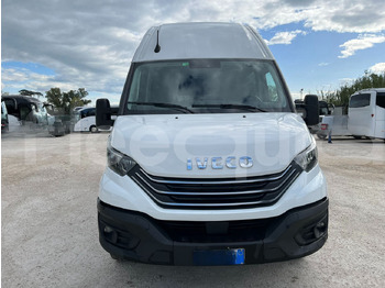 Микроавтобус IVECO Daily
