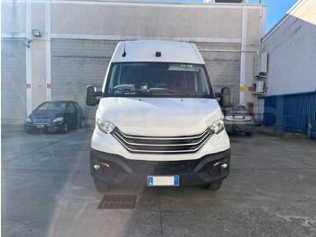Микроавтобус IVECO Daily