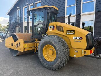 Каток CATERPILLAR CS12GC