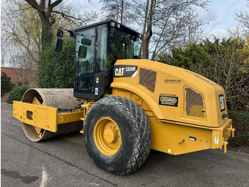 Каток CATERPILLAR