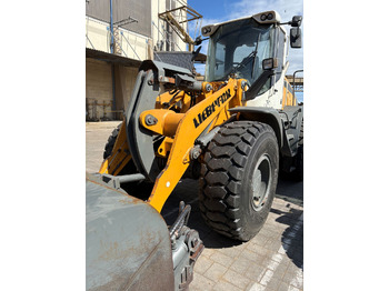 Колёсный погрузчик LIEBHERR L 538