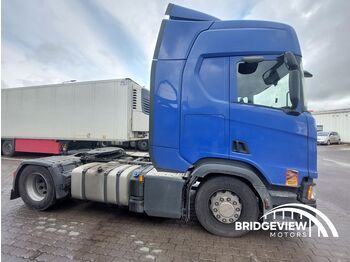 Тягач Scania R450: фото 5