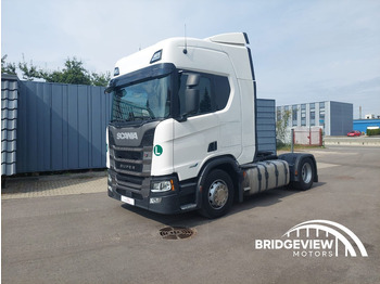 : фото в шапке страницы