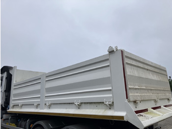 : фото в шапке страницы