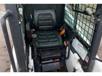 Мини-погрузчик с бортовым поворотом BOBCAT S70: фото 5