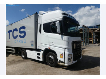 : фото в шапке страницы