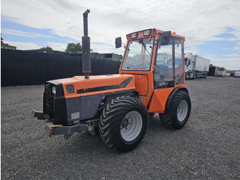 Трактор HOLDER