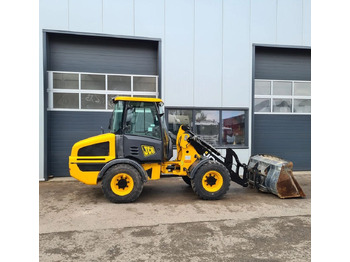 Колёсный погрузчик JCB 407