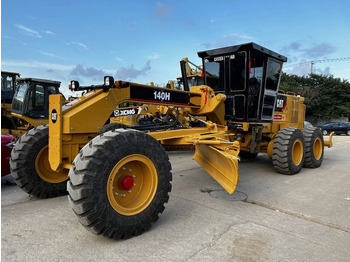 Грейдер CATERPILLAR 140H