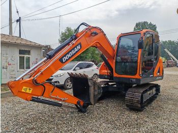 Мини-экскаватор DOOSAN DX75