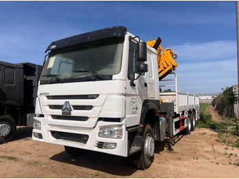 Крюковой мультилифт SINOTRUK HOWO