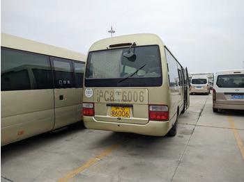 Пригородный автобус Toyota Coaster: фото 4