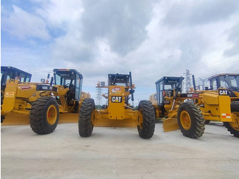 Грейдер CATERPILLAR 140H