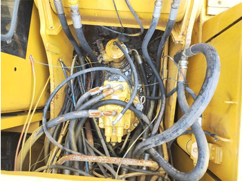 Гусеничный экскаватор CAT 320B: фото 5