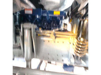 Самосвал Howo 371 8x4: фото 5