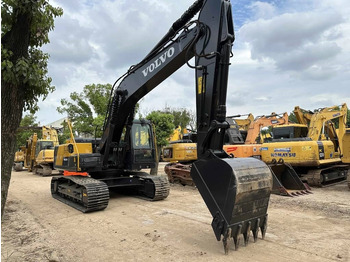 Гусеничный экскаватор VOLVO EC210D