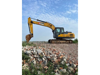 Гусеничный экскаватор XCMG XE200DA