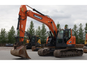 Гусеничный экскаватор DOOSAN DX235LCR