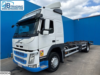 Грузовик-контейнеровоз/ Сменный кузов VOLVO FM 330