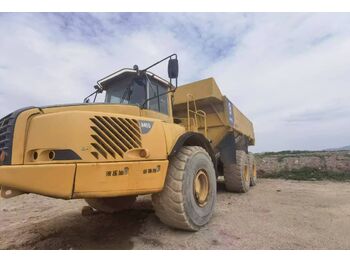 Сочленённый самосвал VOLVO A40D