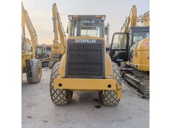 Компактор CATERPILLAR