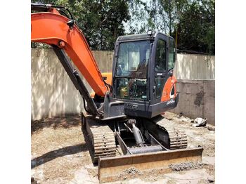 Мини-экскаватор DOOSAN DX55