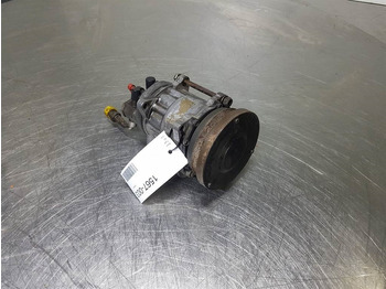 : фото в шапке страницы